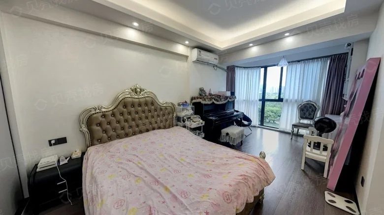 Purple Gold Home South District - View 3