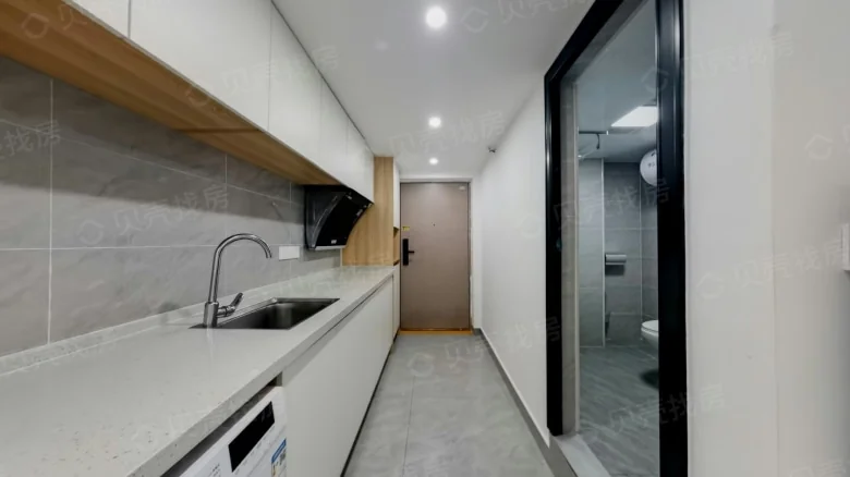 Poly Central Plaza - View 8