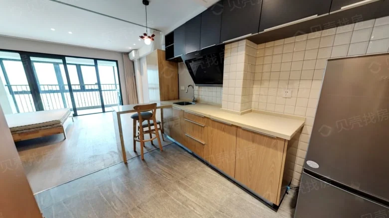 Central Bay Plaza - View 8