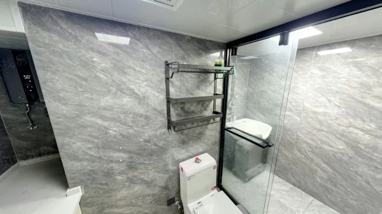 Crimson Star Sky Luxury - View 6