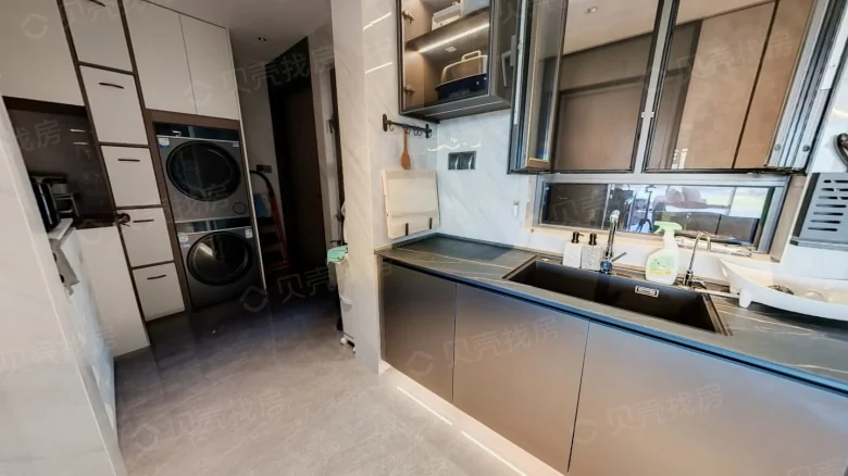 Longhu Guangnian - View 8