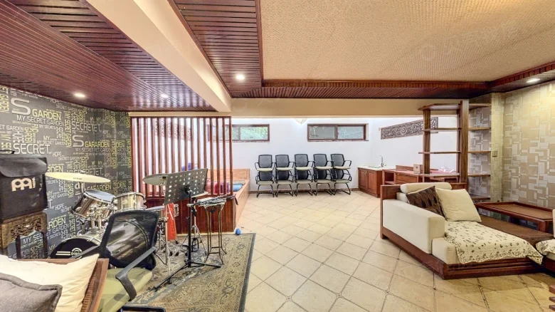 Related Property Image