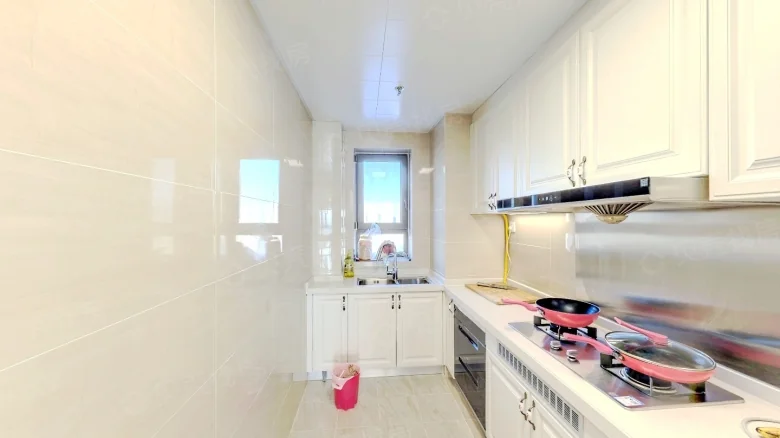 Peninsula Skyline - View 8