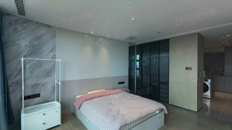 East Ridge Summit - View 1